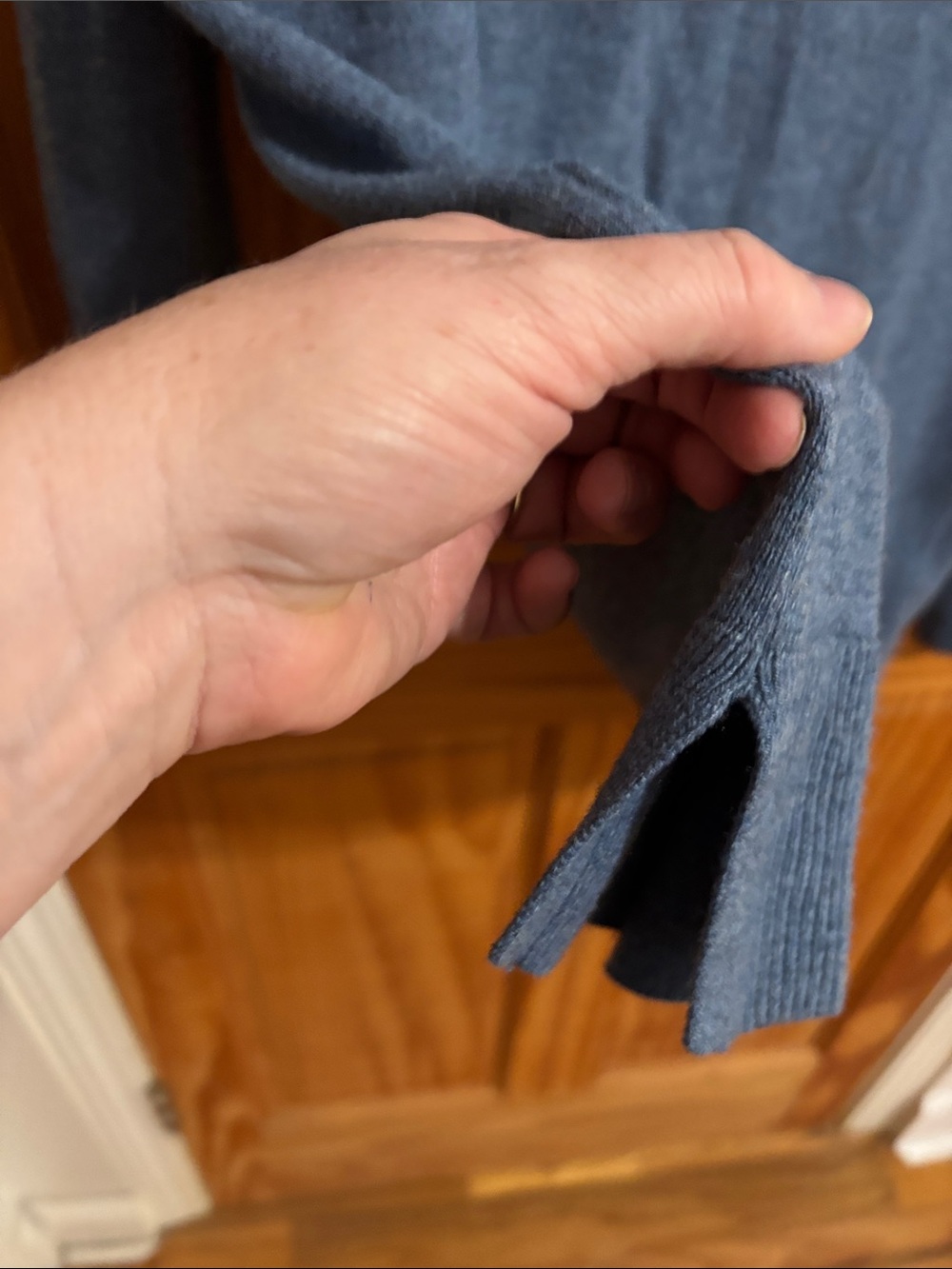 LOFT Men's Slate Blue Crewneck Sweater - Picture 3 of 4